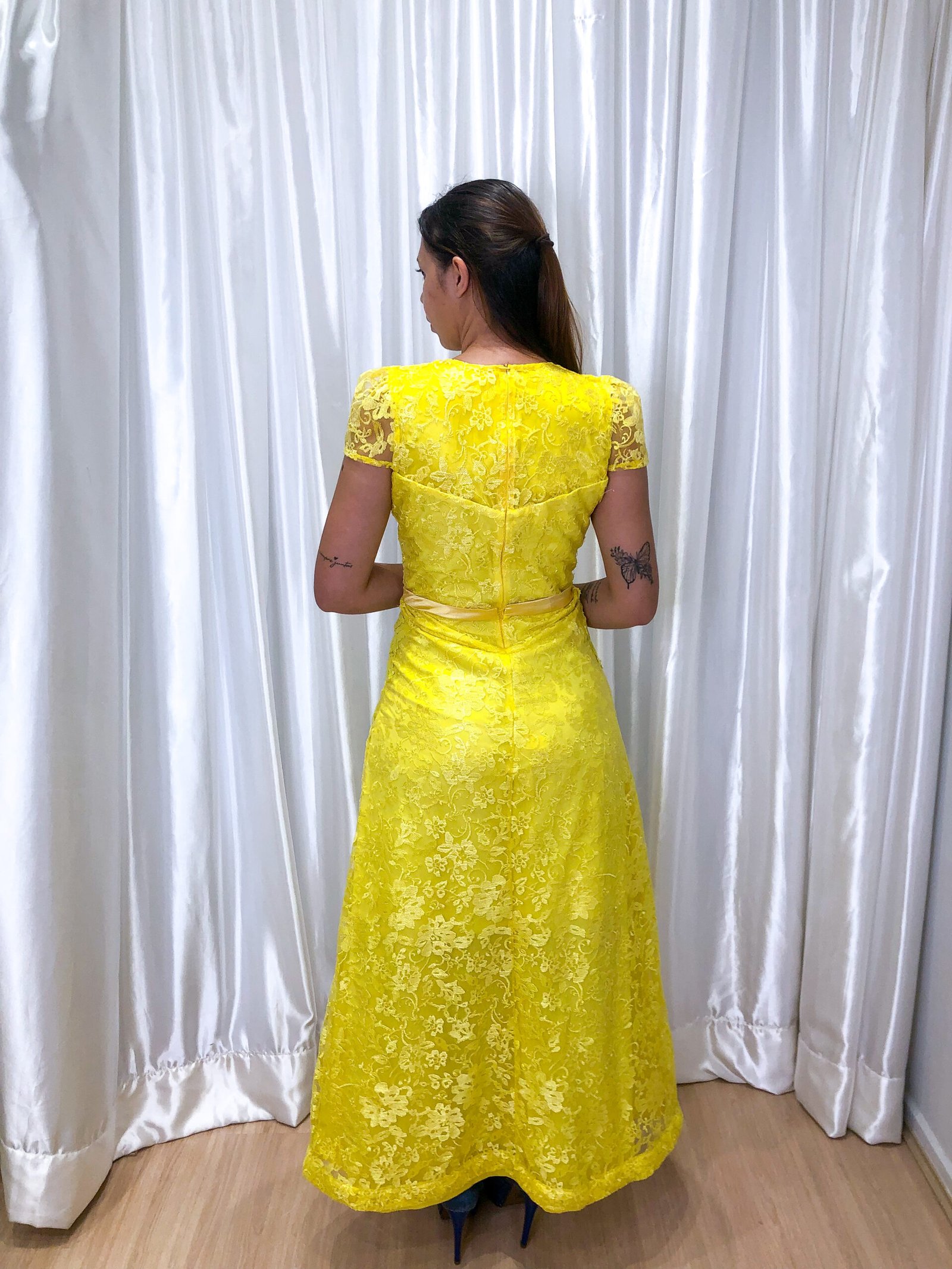 Vestido longo Amarelo Modelo Reto - Imagem 2