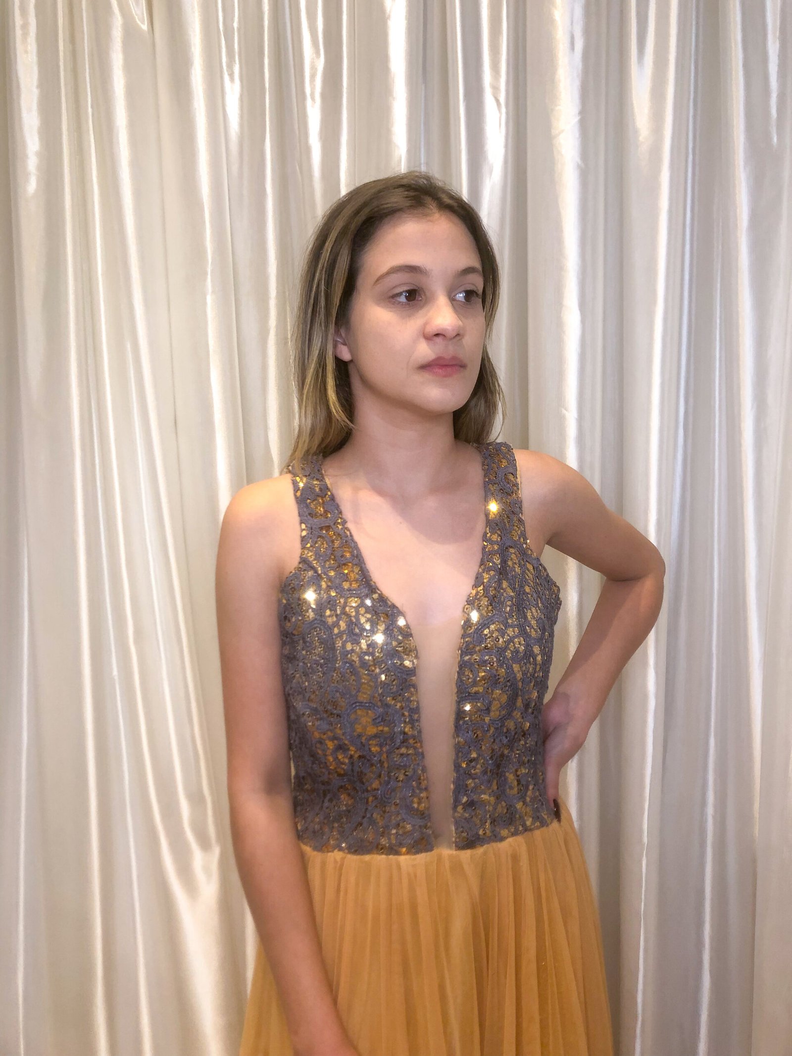 Vestido Longo Dourado Modelo Solto - Imagem 3